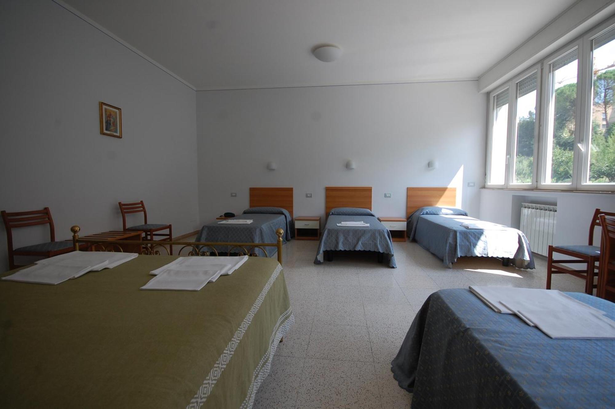 Casa Religiosa Di Ospitalita Nazareno Hotel Spoleto Bagian luar foto